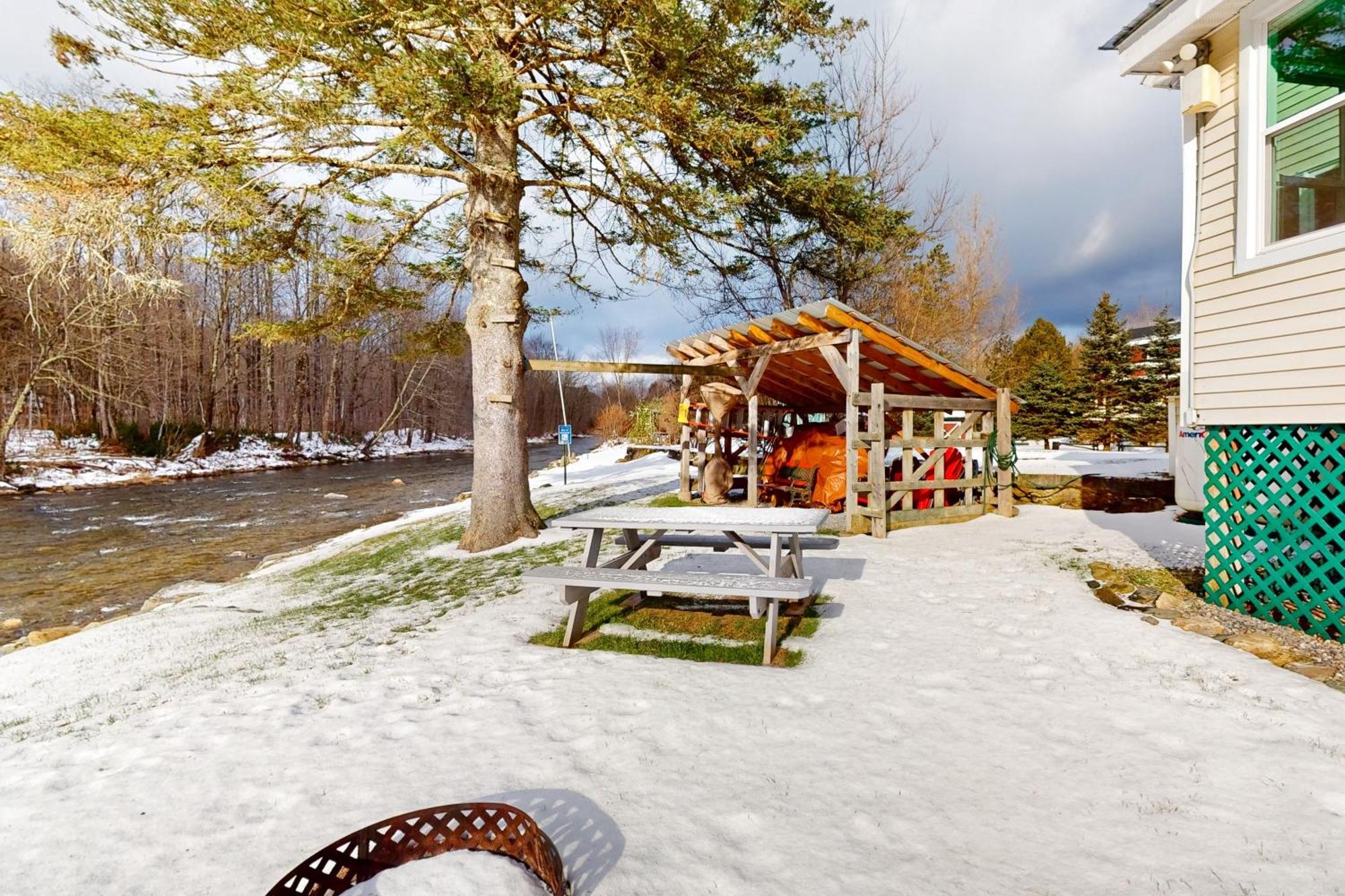 Jay Peak Getaway On Trout River Montgomery Exterior foto
